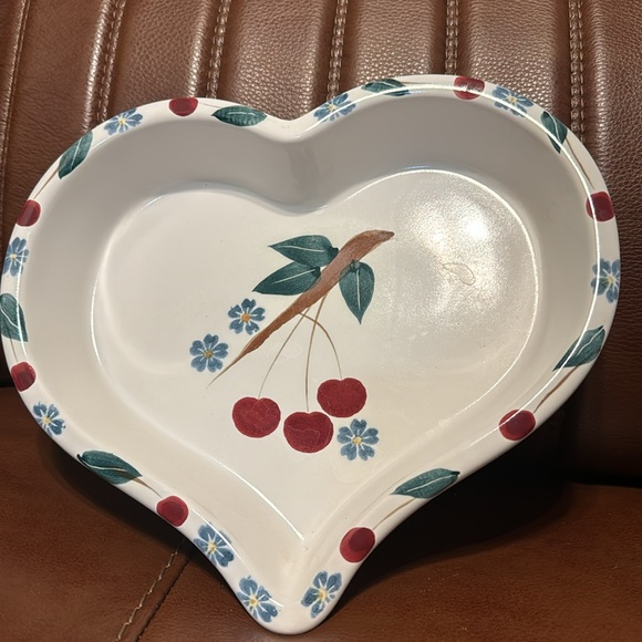 Chaparral Pottery USA Painted Heart Baking Dish Cherry - Picture 2 of 8